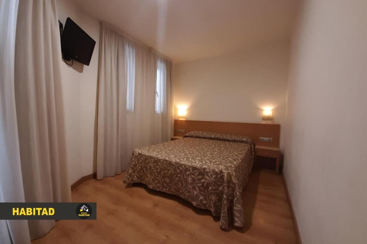 Hostal Rambla Sant Boi de Llobregat Luaran gambar