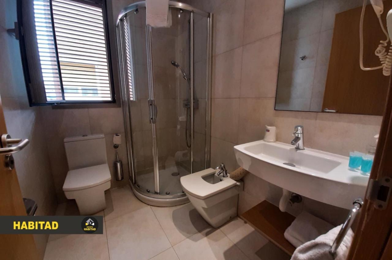 Hostal Rambla Sant Boi de Llobregat Luaran gambar