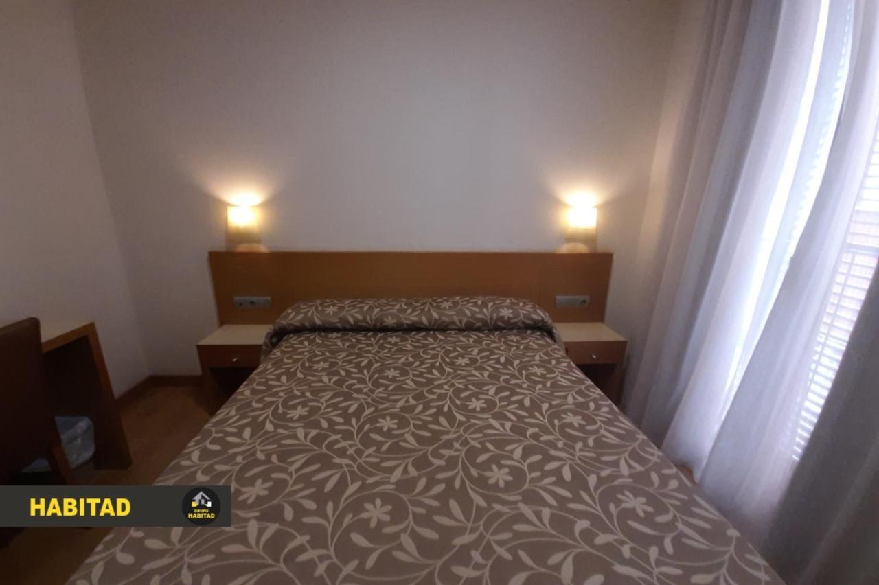 Hostal Rambla Sant Boi de Llobregat Luaran gambar