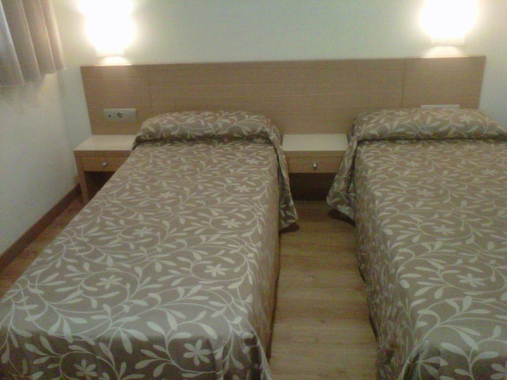 Hostal Rambla Sant Boi de Llobregat Luaran gambar