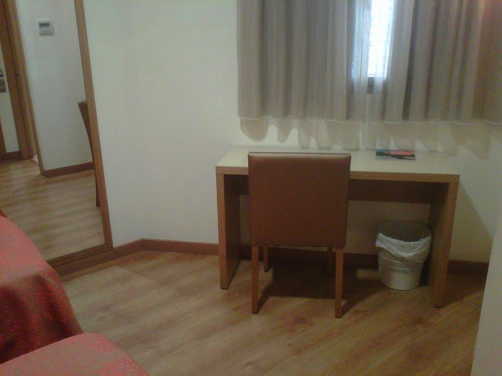 Hostal Rambla Sant Boi de Llobregat Luaran gambar